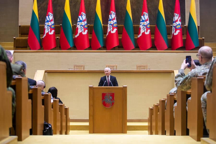 Kyla investavimo banga: lietuviai vis dažniau įdarbina pinigus, tačiau atotrūkis nuo Europos išlieka
