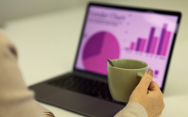 Kaip darbdavio siūlomos periodinės investicijos į indeksinius fondus gali pakeisti jūsų pensiją