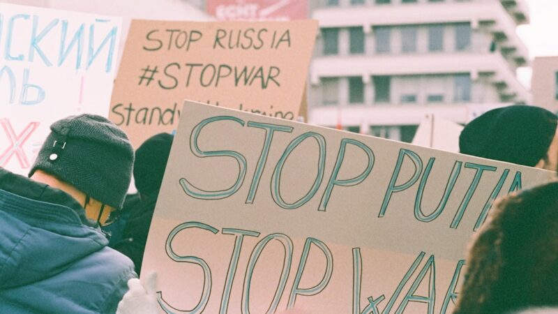 Kaip lietuviai taupo vaikų studijoms? Tyliai populiarėjanti investicinė sąskaita bankuose