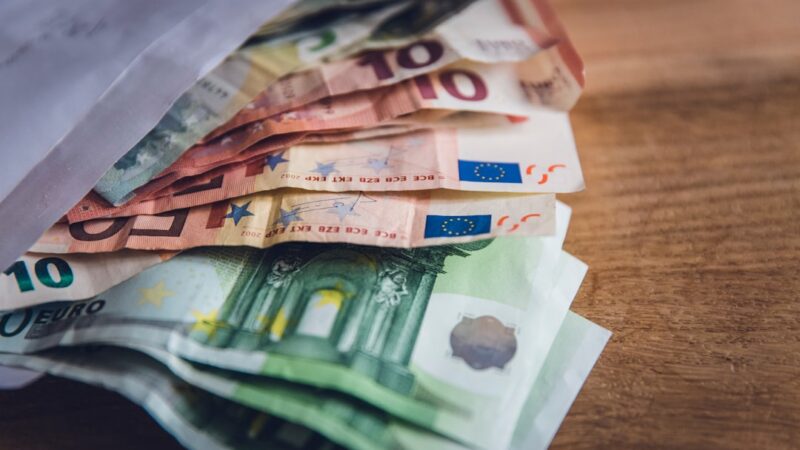 Kaip susidaryti atsparų biudžetą, kai infliacija lėtėja? 5 žingsniai finansinei ramybei